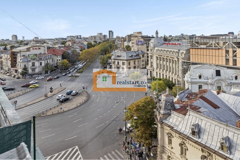 Piata Romana, vedere spectaculoasa, renovat total, inclusiv instalatii.