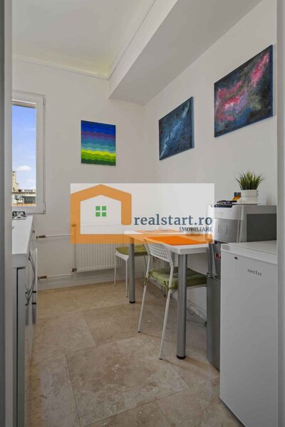 Piata Romana, vedere spectaculoasa, renovat total, inclusiv instalatii.