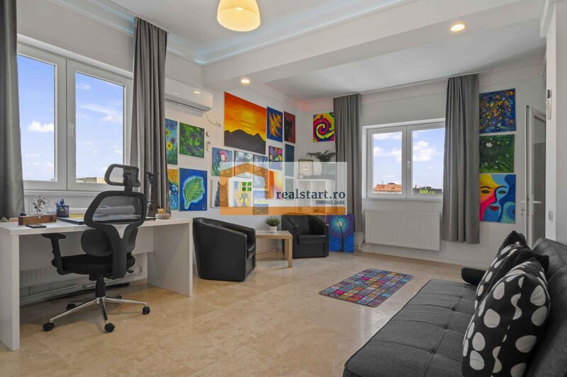 Piata Romana, vedere spectaculoasa, renovat total, inclusiv instalatii.